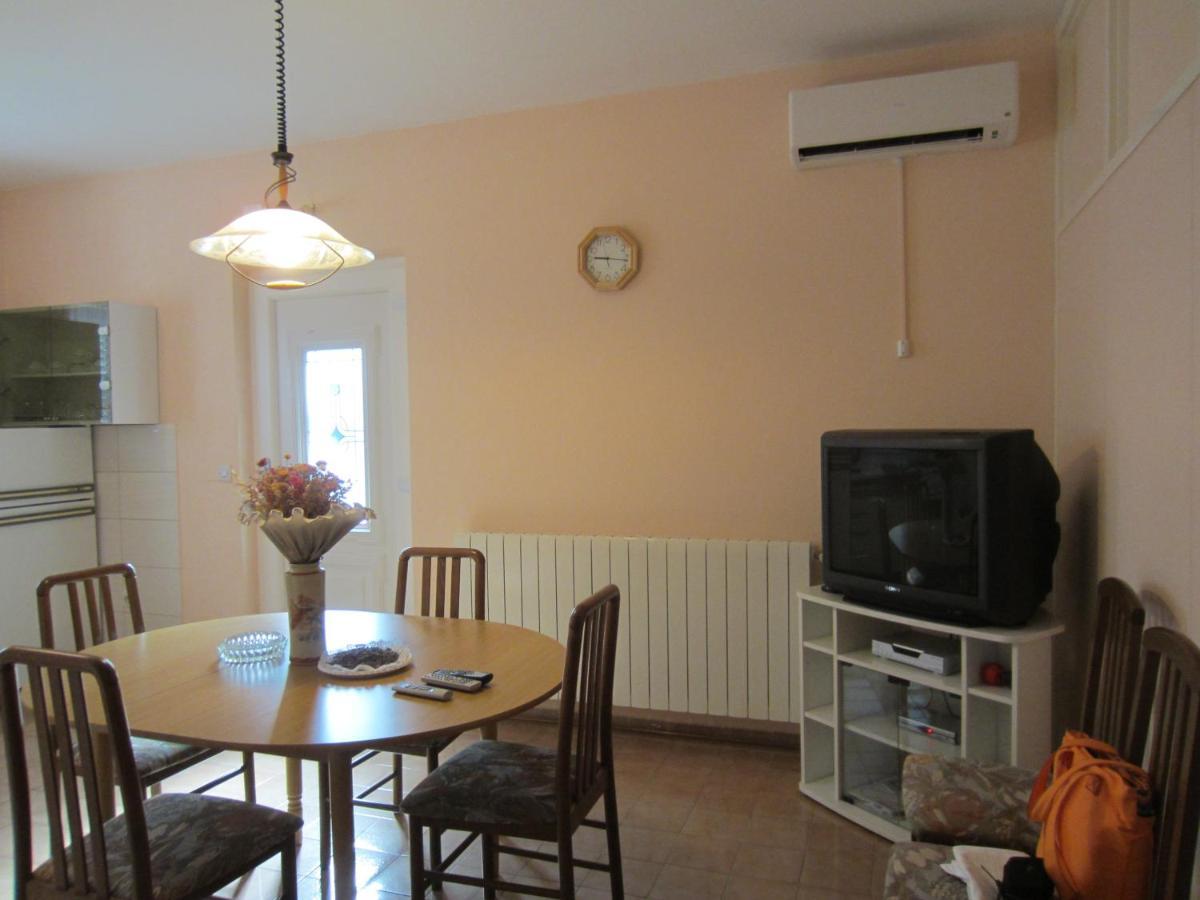 Ivic Apartments Vodice Croatia ภายนอก รูปภาพ